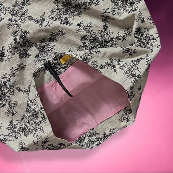 Helen Wang Embroidered Daisy Floral Pencil Skirt with Ribbon Detail Size 4 - Picture 9 of 12